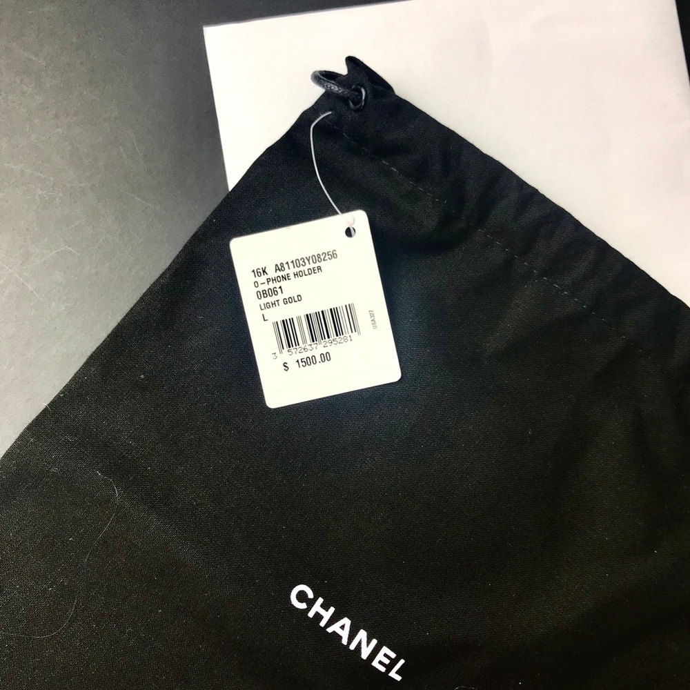 SOLD 💸AUTHENTIC CHANEL beige phone holder belt - Picture 6 of 8